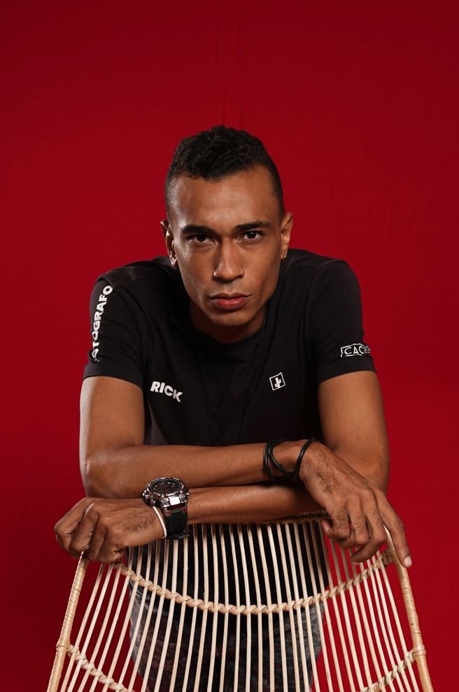Rick Vargas – Artista polifacético, apasionado por la fotografía.