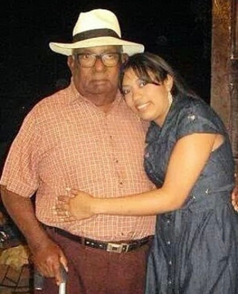 Martha junto a su fallecido padre, el señor Alcides Rafael Peralta, Q.E.P.D.