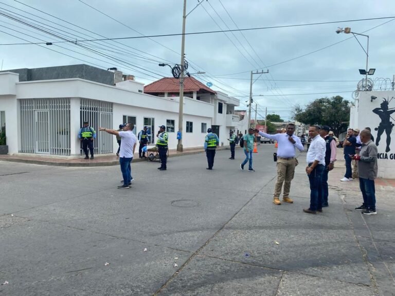 Operativos en la zona céntrica de Riohacha por parte de las autoridades de Gobierno, Instramd, Migración Colombia y el alcalde encargado Miguel Panciera Di Zoppola.