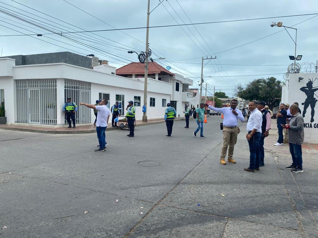 Operativos en la zona céntrica de Riohacha por parte de las autoridades de Gobierno, Instramd, Migración Colombia y el alcalde encargado Miguel Panciera Di Zoppola.
