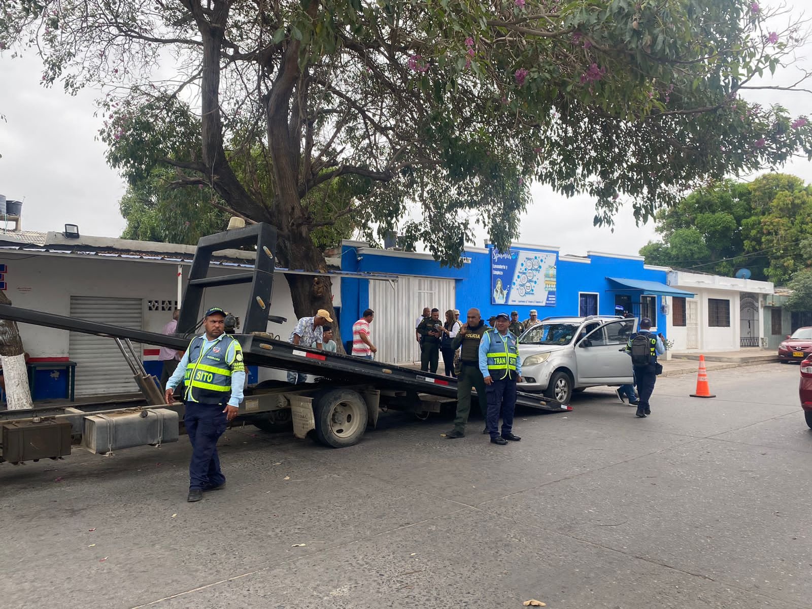 Operativos en la zona céntrica de Riohacha por parte de las autoridades de Gobierno, Instramd, Migración Colombia y el alcalde encargado Miguel Panciera Di Zoppola.