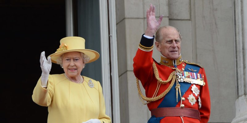 La reina Isabel II y Felipe de Edimburgo.