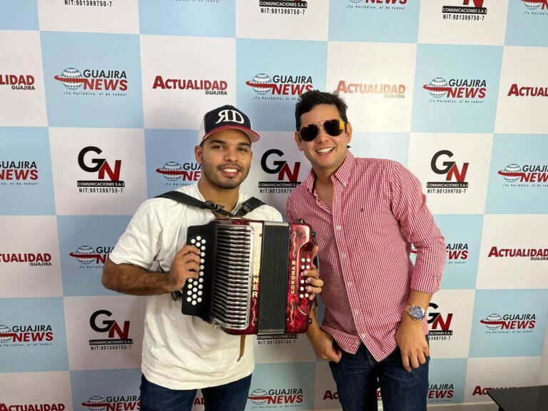 Efraín “Bola” Corrales y Alejandro Ojeda estuvieron en los estudios de Guajira News en días pasados.