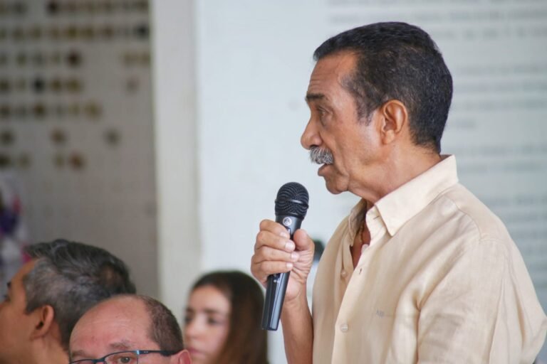 Luis Gómez en sus distintas intervenciones con el gobierno nacional, ICBF, gobierno departamental y autoridades wayuu, en aras de buscar soluciones a la crítica situación en comunidades de Uribia, Manaure, Maicao y Riohacha.