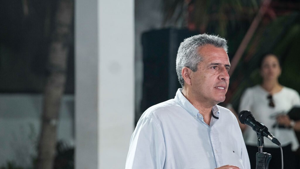 Ministro del Interior, Luis Fernando Velasco