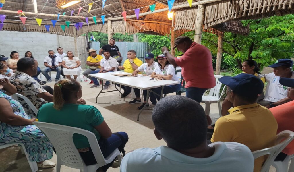 Aspecto de la reunión sostenida por los presidentes de juntas de acción comunal del distrito de Riohacha el día domingo 4 de junio.