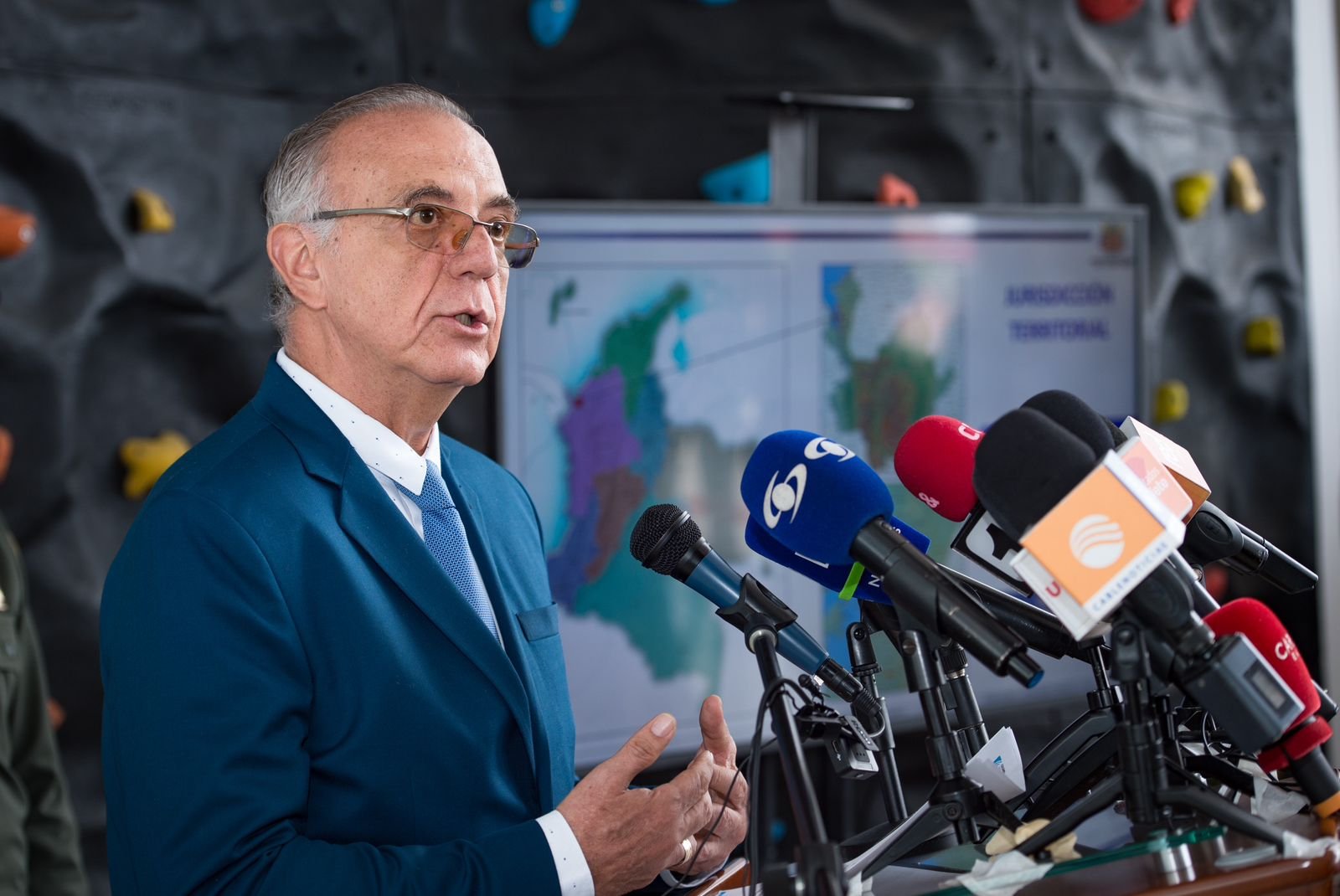Ministro de Defensa, Iván Velásquez Gómez.