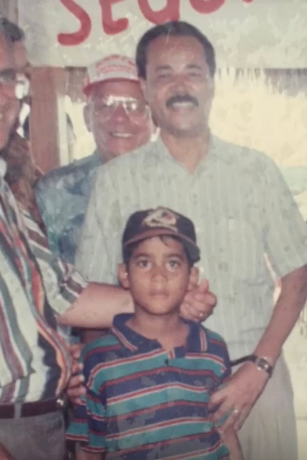 Jairo Aguilar, junto a su padre, el exgobernador y exalcalde de Riohacha, Jairo Aguilar Ocando.