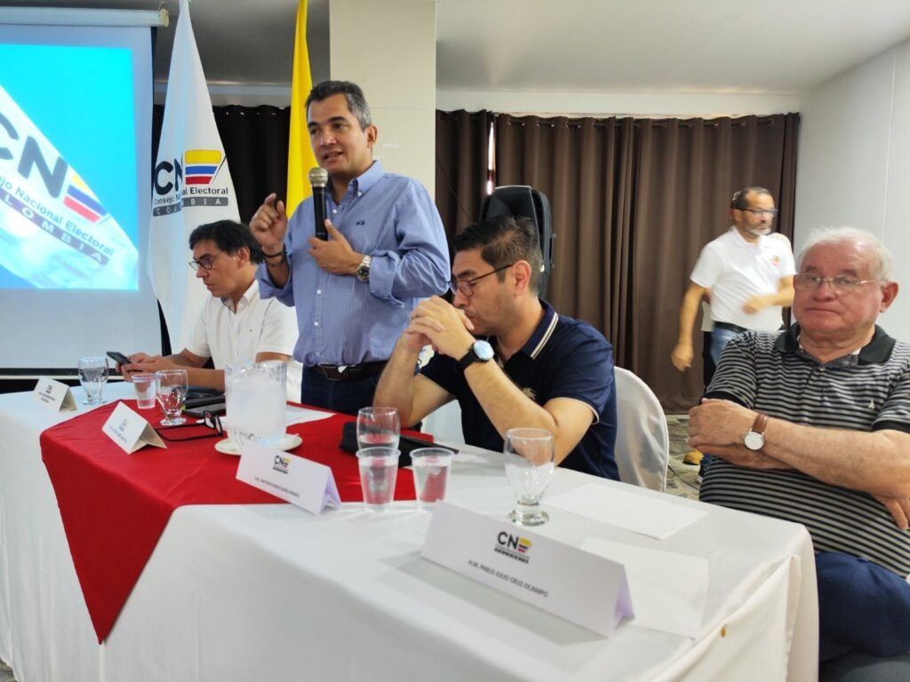 Magistrados del CNE adelantaron jornada de capacitación en Riohacha denominada ‘Diálogos por la democracia’