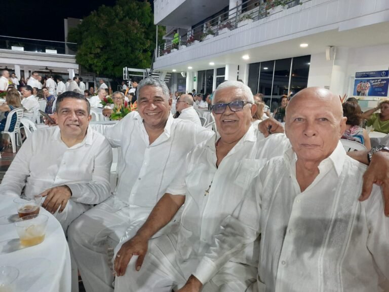 Cao Mendoza, Efrain Orcasitas grandes amigos de Monche Davila