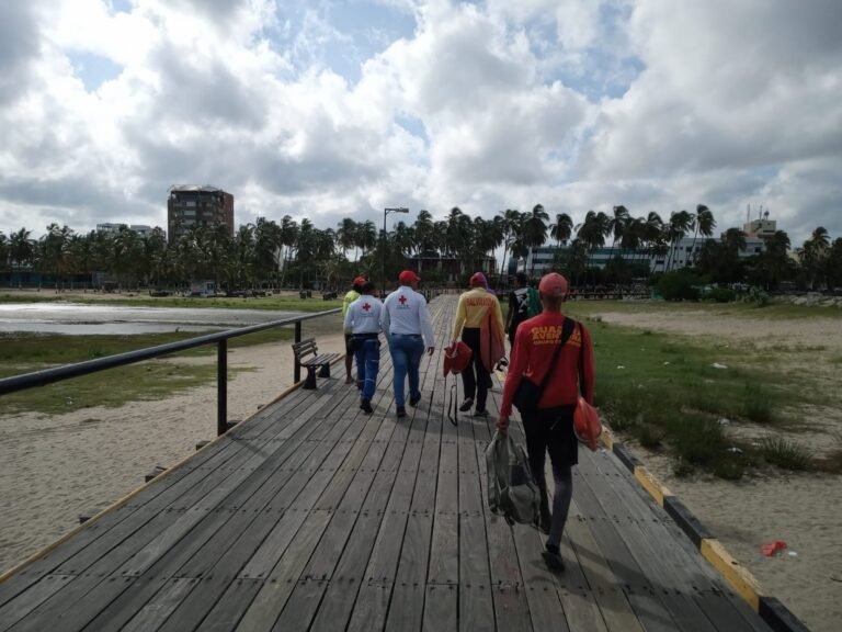 Continúa desaparecido joven en el Mar Caribe