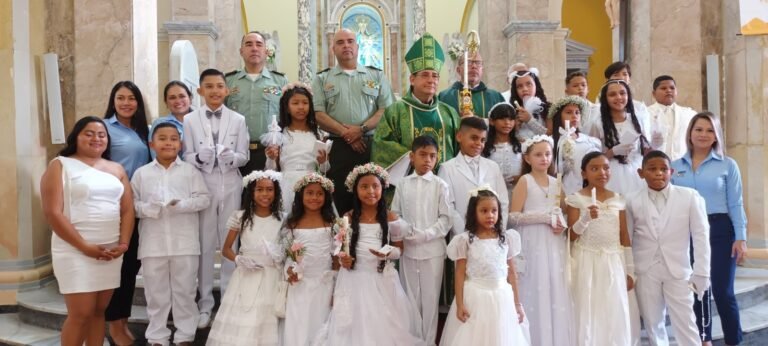 21 hijos de policías recibieron los sagrados sacramentos gracias a la Asociación Obras Sociales Seccional Guajira