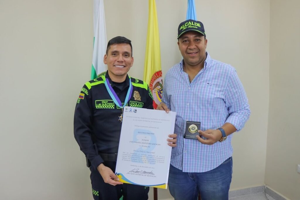 Al Mayor Luis Quintero Guzmán le fue otorgada la medalla al mérito Almirante Padilla
