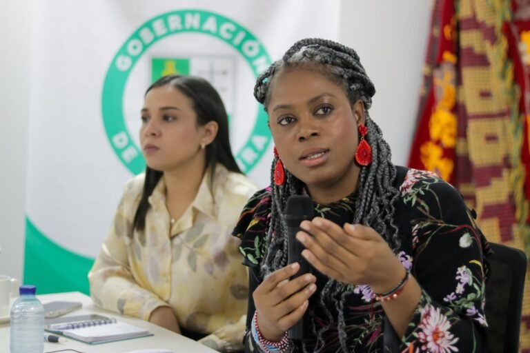 “Nuestra meta es lograr la universalidad en la atención de la alimentación escolar para La Guajira y vamos por buen camino”: ministra de educación, Aurora Vergara Figueroa