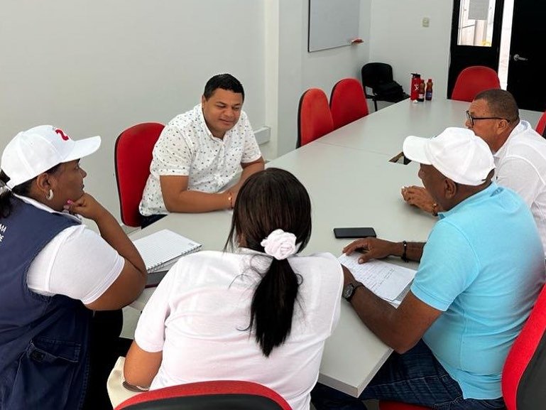 Funcionarios del sindicato de la alcaldía de Riohacha se reunieron con alcalde electo Genaro Redondo Choles