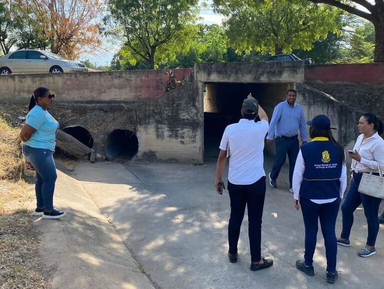 Comisión nacional de la UNGRD visitó al municipio de Barrancas para identificar eventos relacionados con posibles inundaciones