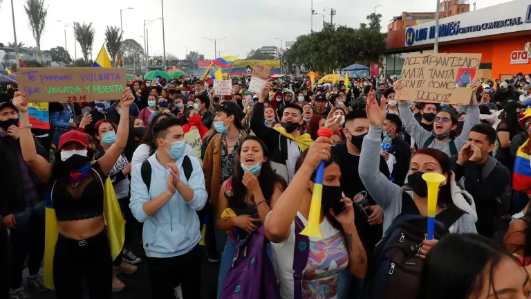 Renovación democrática: el principal reto de los partidos políticos para el siglo XXI