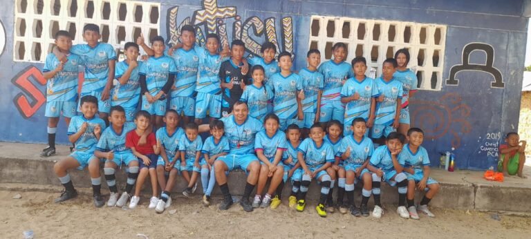 35 niños y niñas wayuu celebraron el cierre de actividades deportivas del club Apünajaa, en comunidad wayuu de Manaure