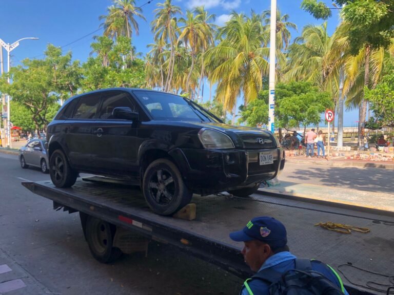 Operativos contundentes de las autoridades para mejorar la movilidad en zona turística de Riohacha