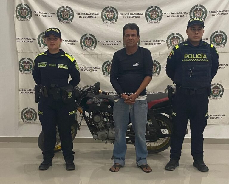 Manejaba moto robada y lo capturaron por receptación