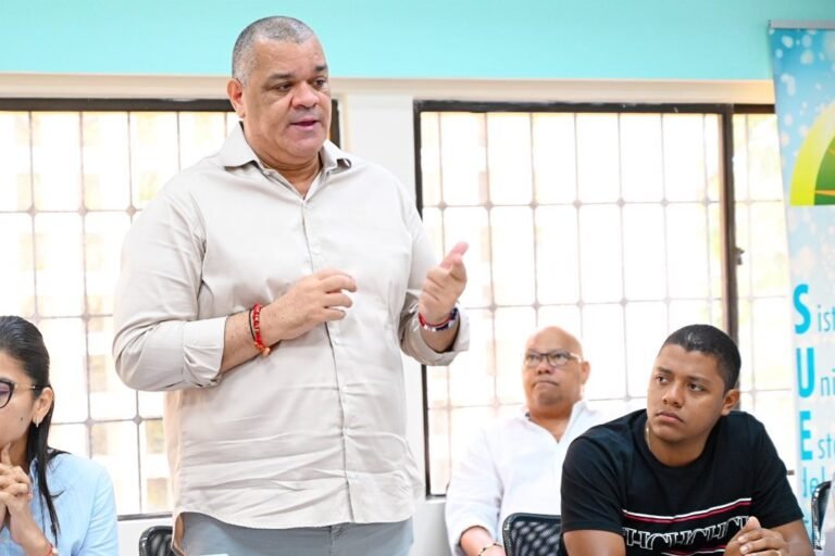 Rector de Uniguajira, Carlos Arturo Robles, socializó informe de gestión correspondiente al año 2023