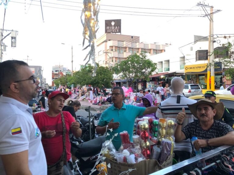 Distrito y Policía Nacional lideran operativos para la recuperación del espacio público en mercados públicos de Riohacha
