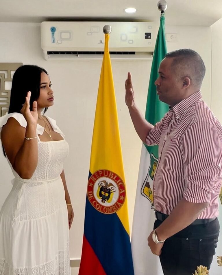 Angie Mejía, se posesiona como Jefe de la Oficina de Tecnología, Comunicación y Prensa de la Alcaldía de Uribia
