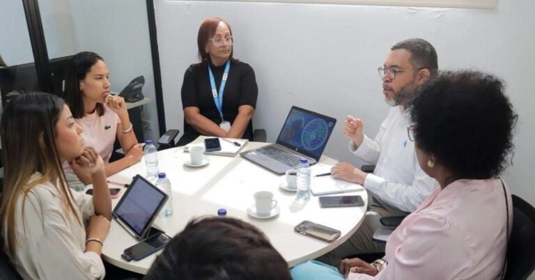 Reunión de articulación entre gerente de Valor Social de Air-e y gestora social de La Guajira