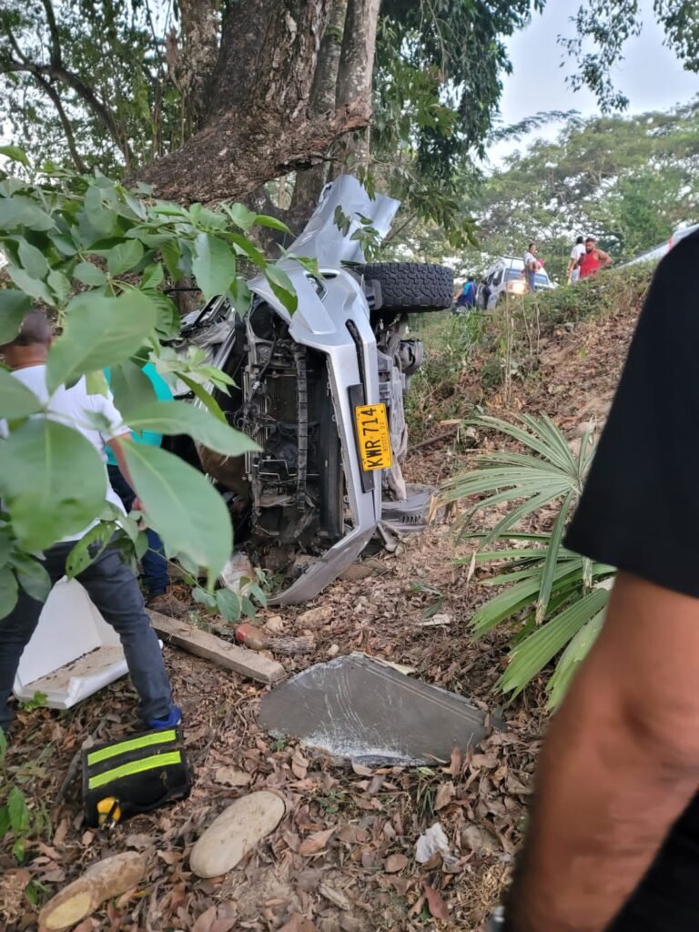 Luto en Barrancas: Dos muertos y tres heridos en accidente en Curumaní, Cesar