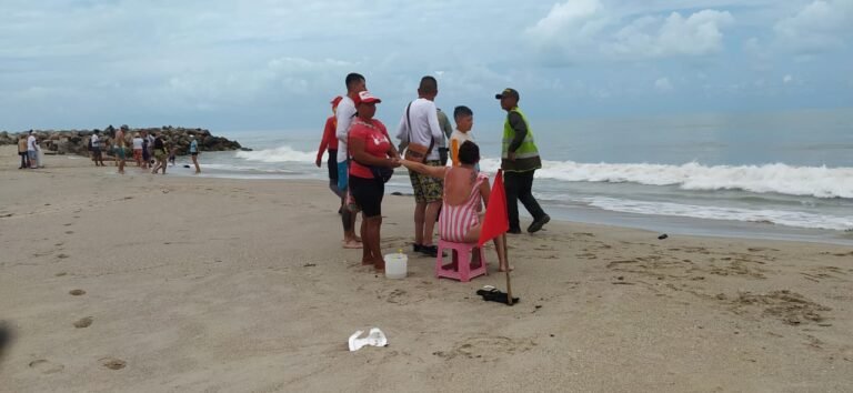 Banderas rojas en Riohacha por mar de leva
