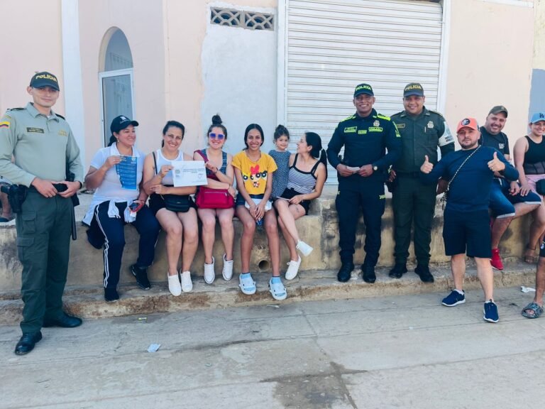 ‘Denunciar te libera’, campaña que viene realizando la Policía Nacional en el municipio de Uribia