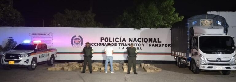 Durante dos procedimientos aislados en carreteras de La Guajira, las autoridades incautaron 960 kilos de marihuana, 2.000 detonadores, 2.000 fósforos eléctricos y 900 metros de cordón detonante.