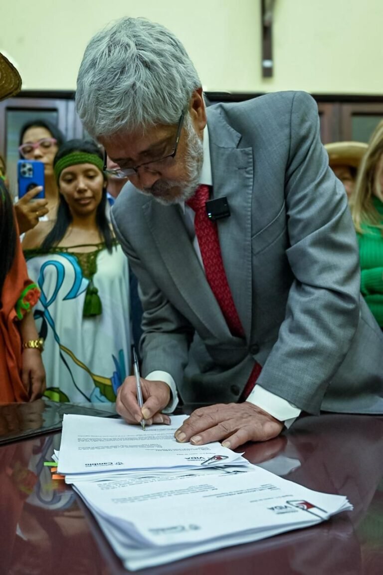 MinComercio radicó proyecto de ley para la reactivación empresarial de las Salinas Marítimas de Manaure