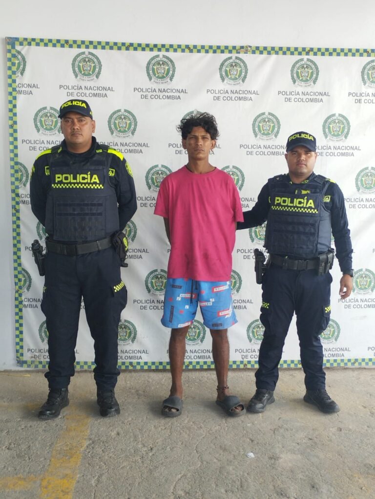 Después de ser arrestado en plena vía pública, ahora deberá responder ante un estrado judicial por el delito de fabricación o porte de estupefacientes.