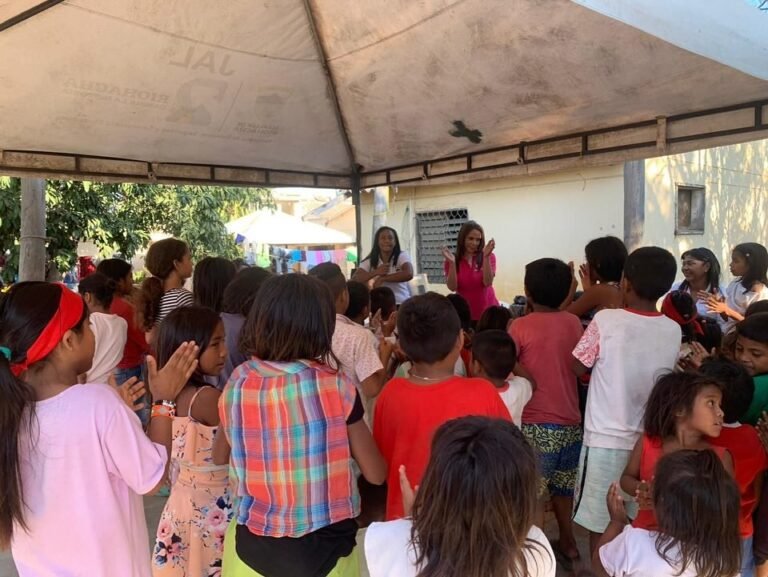 Sigue atención del Distrito a indígena wiwas, koguis y a comunidades afros que resultaron desplazados por la violencia