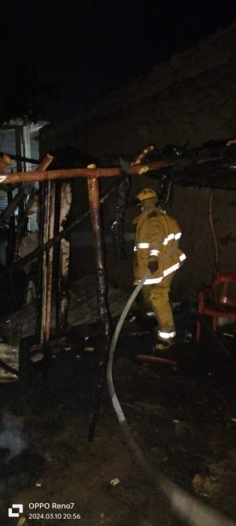 Familia queda sin hogar tras incendio en Riohacha