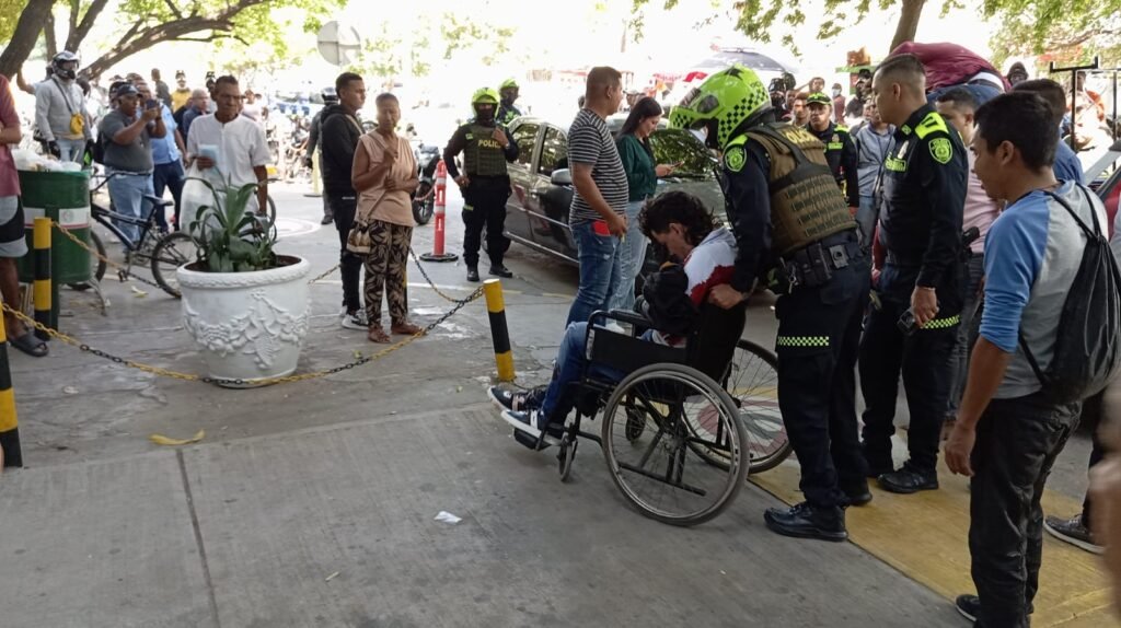 Enfrentamiento con la policía deja dos heridos de bala