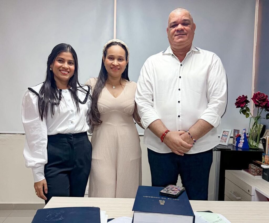 Posesionan a nueva directora de proyectos de Uniguajira, Adianis Andrea Ruidiaz Torres