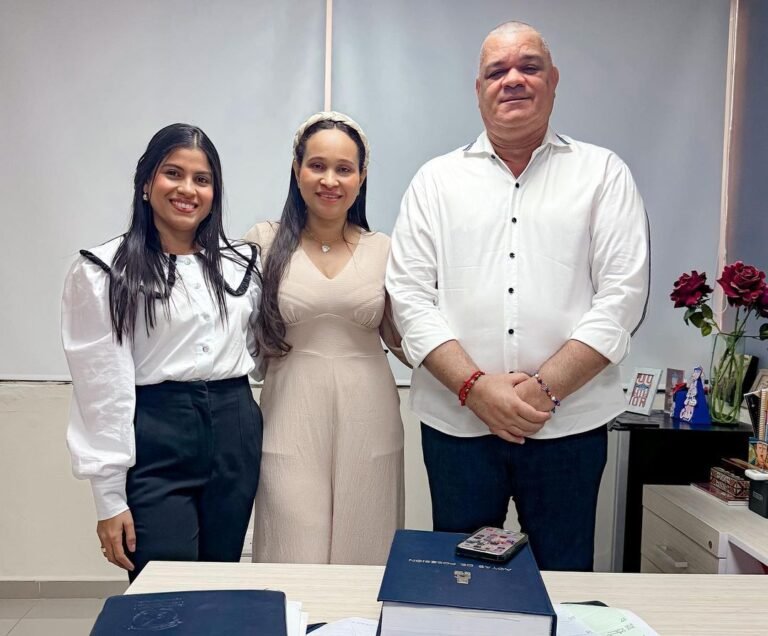 Posesionan a nueva directora de proyectos de Uniguajira, Adianis Andrea Ruidiaz Torres