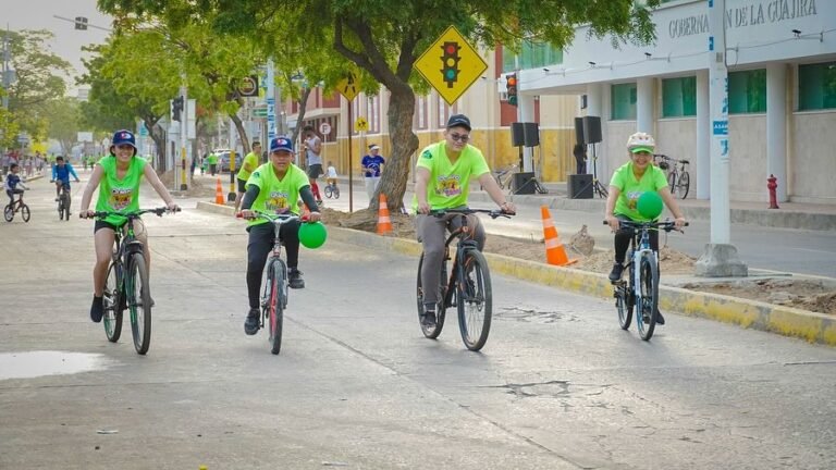 Exitosa fue la Recreovia realizada en la calle Primera de Riohacha, liderada por la Unidad de Deportes