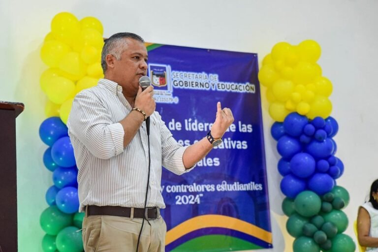 Alcalde de San Juan del Cesar, Enrique Camilo Urbina, participó en la jornada ‘Semillero de Líderes de las instituciones educativas del municipio’