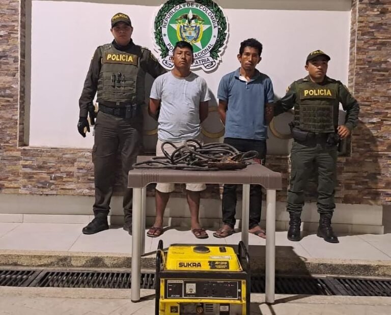 Capturan a 2 con elementos robados en finca y recuperan moto robada