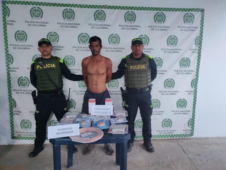 Policía detiene a sospechoso de robo tras persecución de la comunidad en Maicao