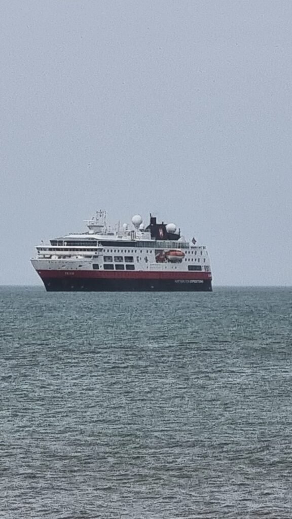 Autoridades brindan seguridad y acompañamiento al tercer crucero que arribó a La Guajira