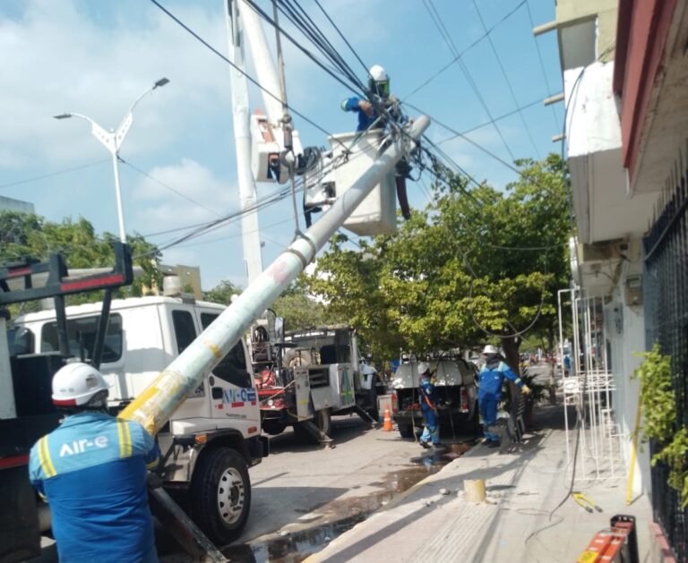 Afectaciones en el servicio de energía por daños en la infraestructura tras accidentes de tránsito