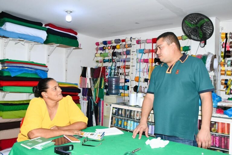 Alcaldía de Barrancas lanzó campaña de alivios tributarios denominada ‘La Hacienda al Barrio y al Comercio’