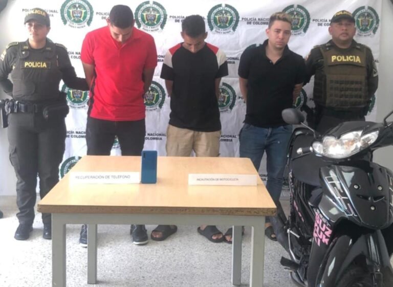 Hombres fueron capturado en persecución luego de haber cometido robo