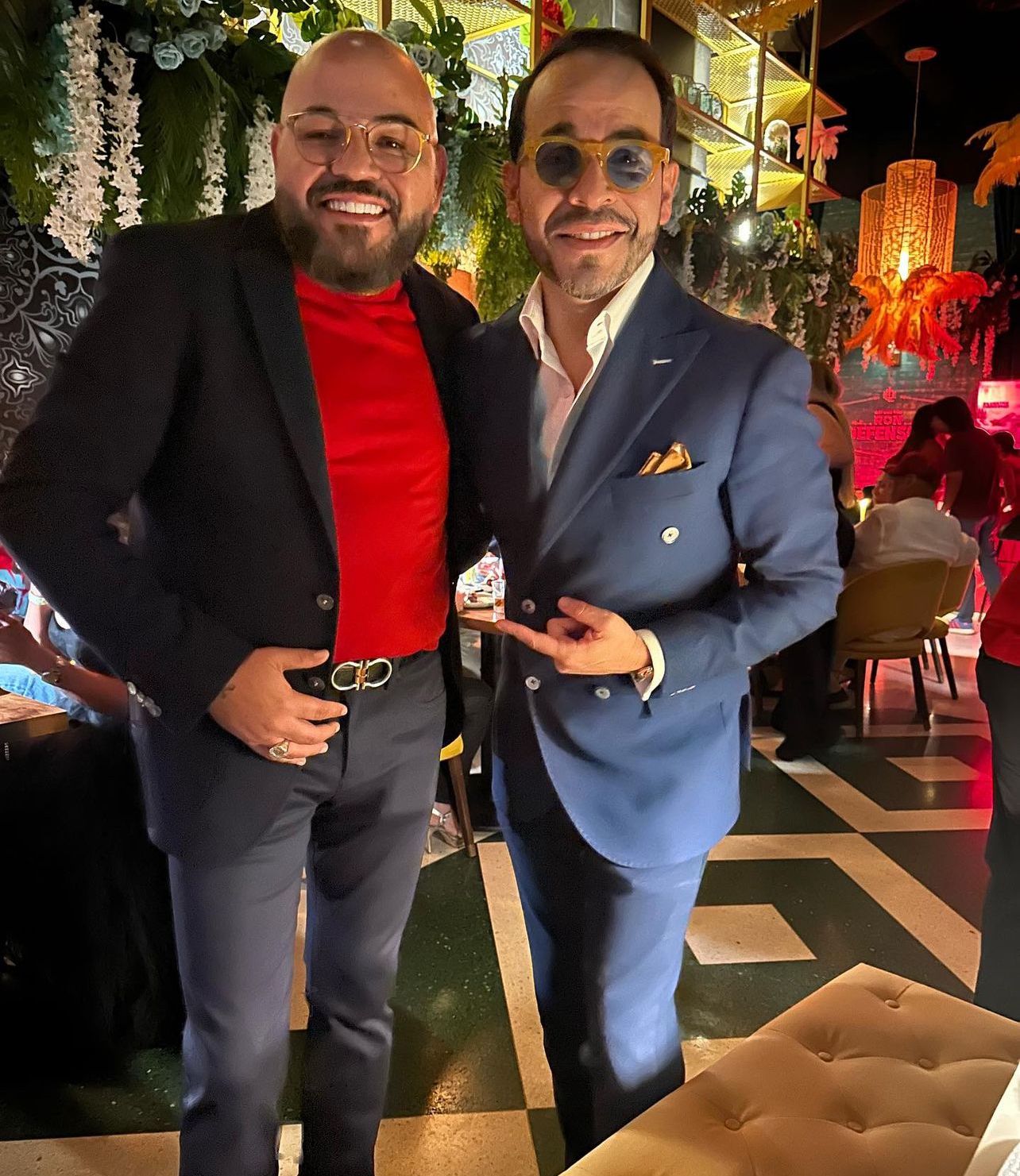 Luis Cuao y el reconocido abogado Abelardo de la Espriella en evento en Miami.