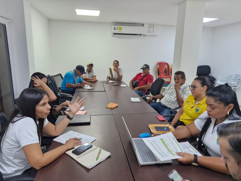 Corpoguajira realizó mesa de trabajo para la reactivación de la ventanilla verde en Palomino