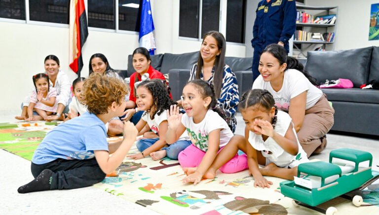 Uniguajira inaugura Club de Lenguas para niños